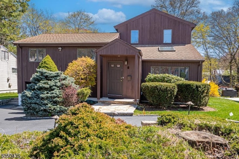 8 Cornell St, West Orange, NJ 07052 - photo 1