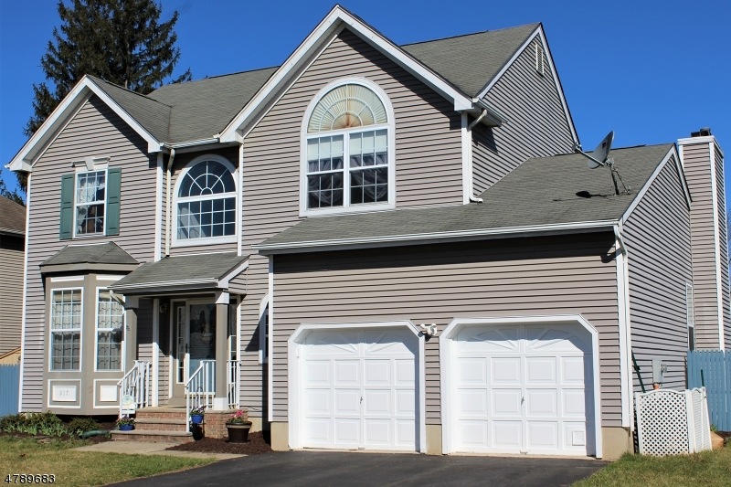 217 Knoll View Dr, Phillipsburg, NJ 08865 - photo 1