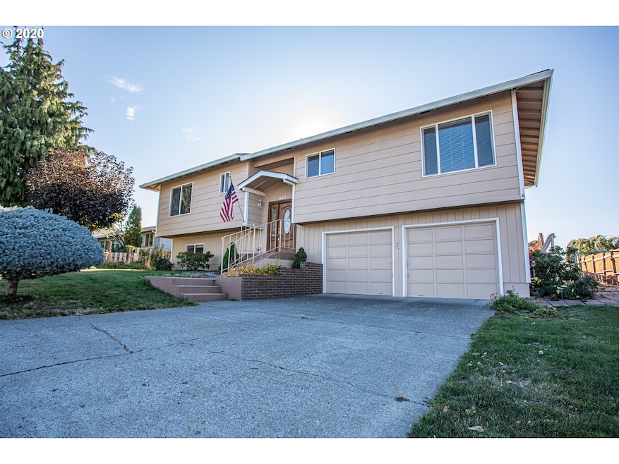 667 Brentwood Dr E, the Dalles, OR 97058 - photo 1