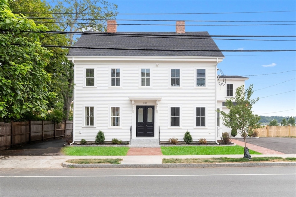 Sold $1,385,000 • Co-Listing Agent