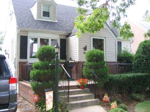 1115 Russell St, Franklin Square, NY 11010 - photo 1