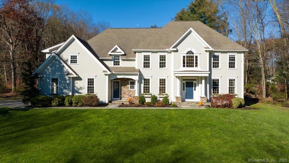 26 Holcomb St, Simsbury, CT 06070 - photo 1