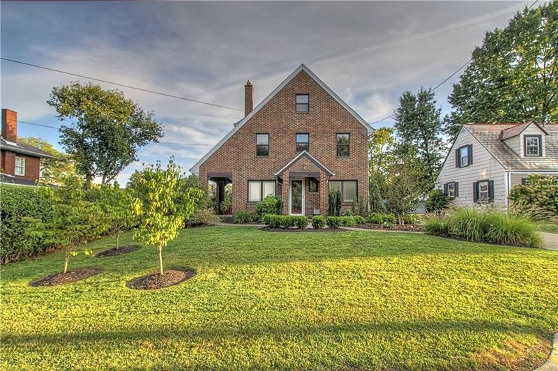 Full brick, 3 story brick in the heart of Patterso