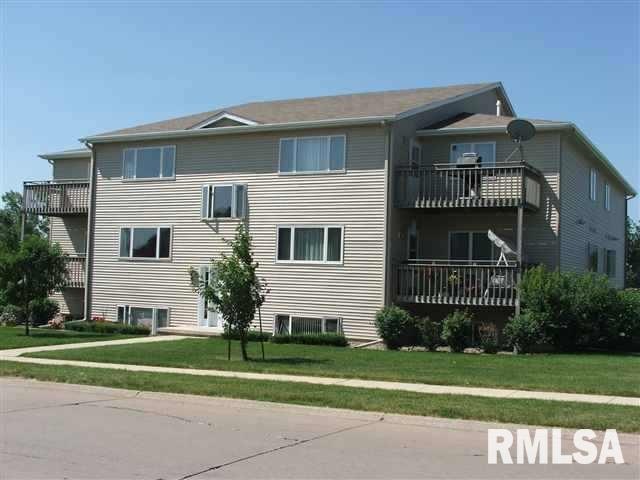 2413 W 54th St unit 11, Davenport, IA 52806 - photo 1