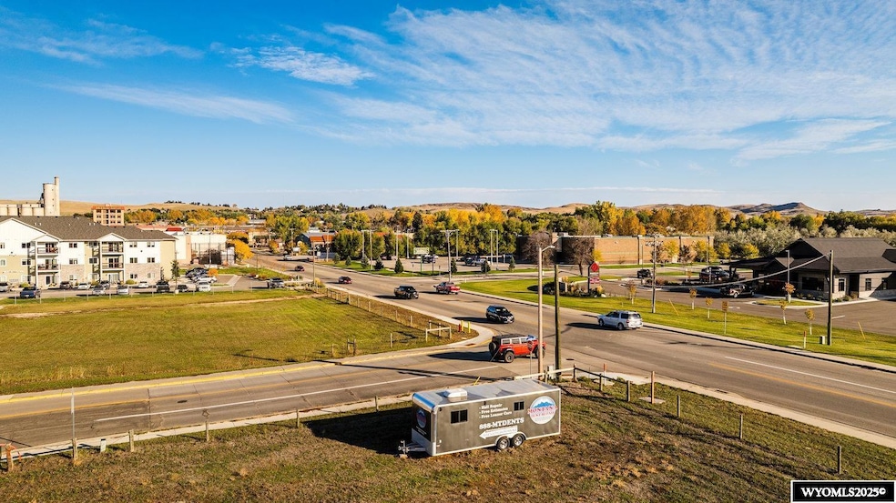 402 Phoenix Ave, Sheridan, WY 82801 - photo 1