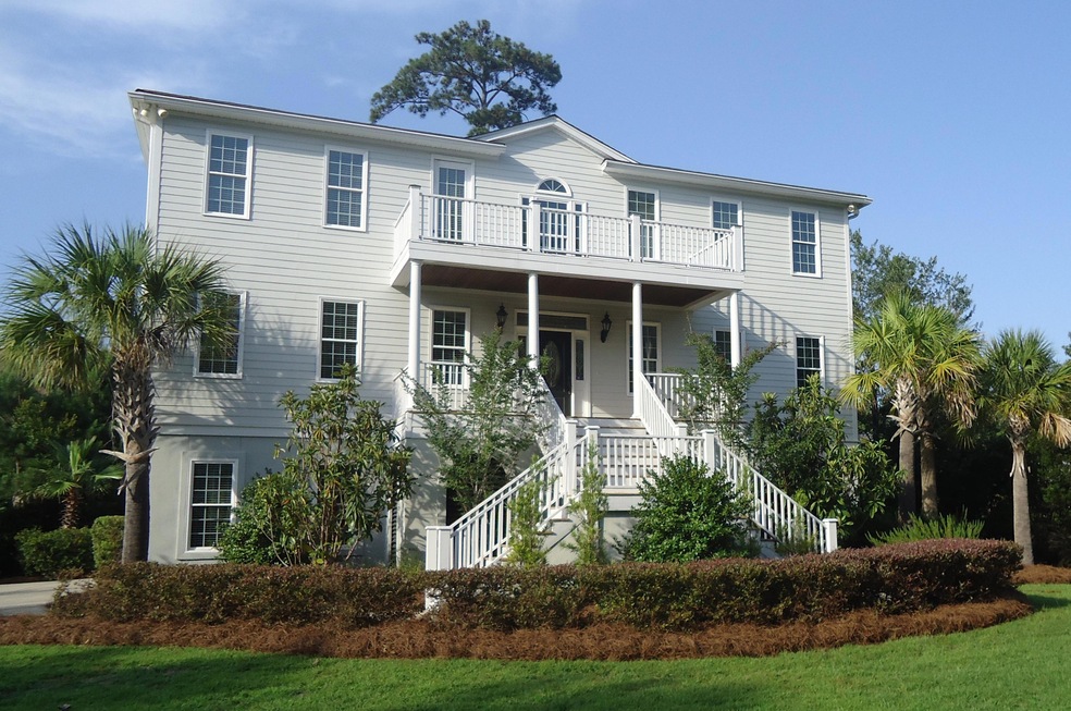1 Front Exterior