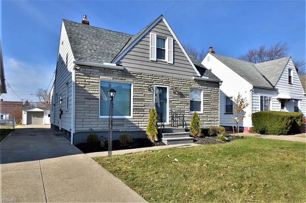 5182 Arch St, Maple Heights, OH 44137 - photo 1