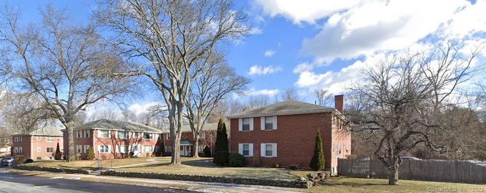 111 Shadow Ln unit A, West Hartford, CT 06110 - photo 1