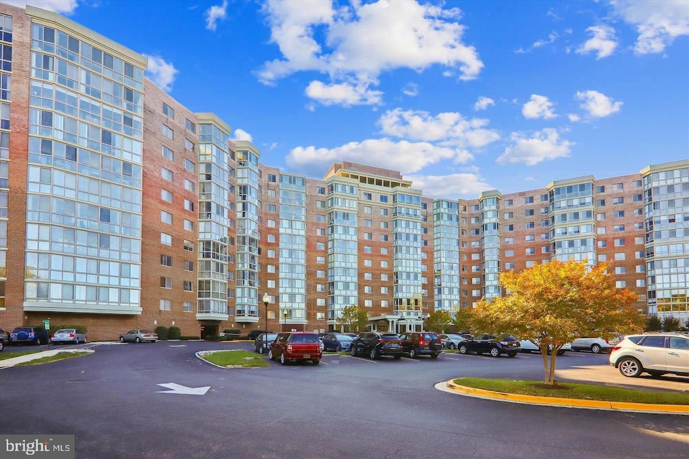 The Overlook unit 812, Silver Spring, MD 20906 - photo 1