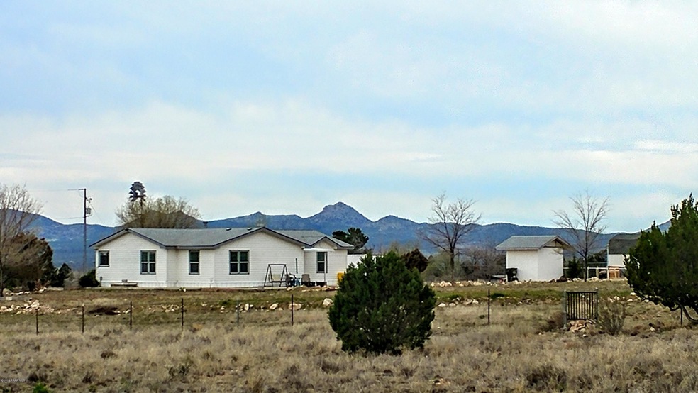 405 W Eleanor Rd, Paulden, AZ 86334 - photo 1