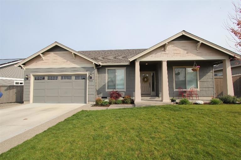 664 Nottingham Terrace, Eagle Point, OR 97524 - photo 1