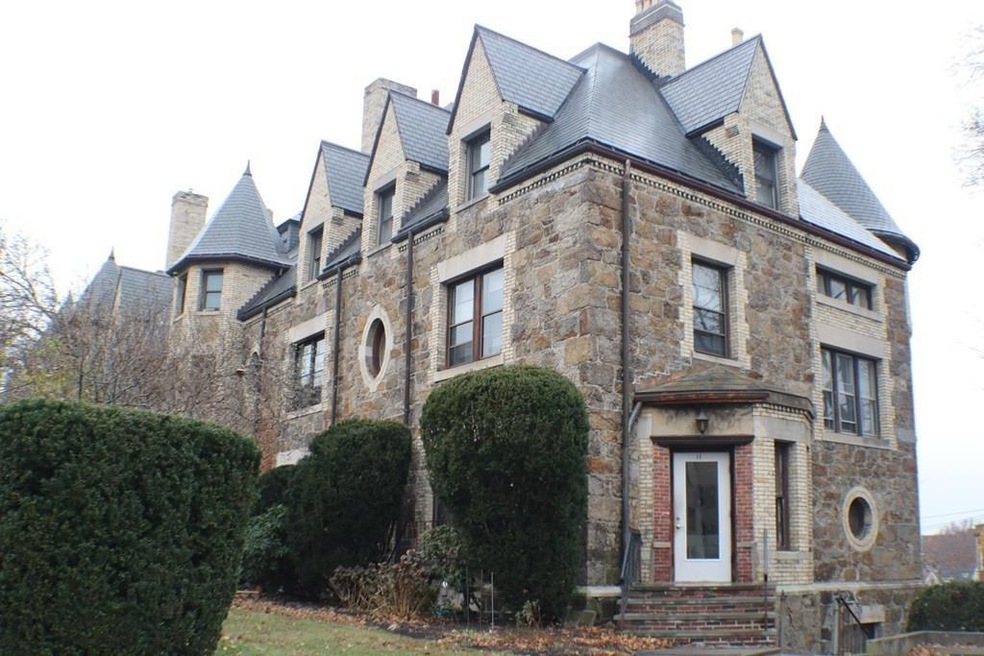 11 Garrison Rd unit 5, Brookline, MA 02445 - photo 1