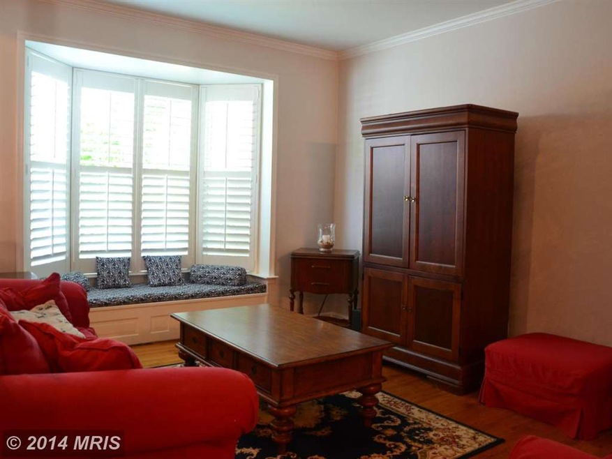 10786 Brewer House Rd, Rockville, MD 20852 - photo 1