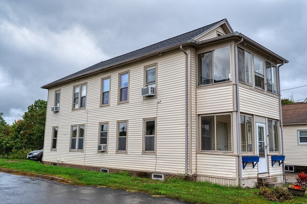 12 Hartford Ave E unit 1, Uxbridge, MA 01569 - photo 1