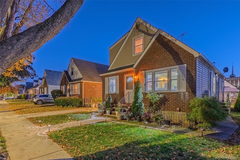 Pending $899,000 • Co-Listing Agent