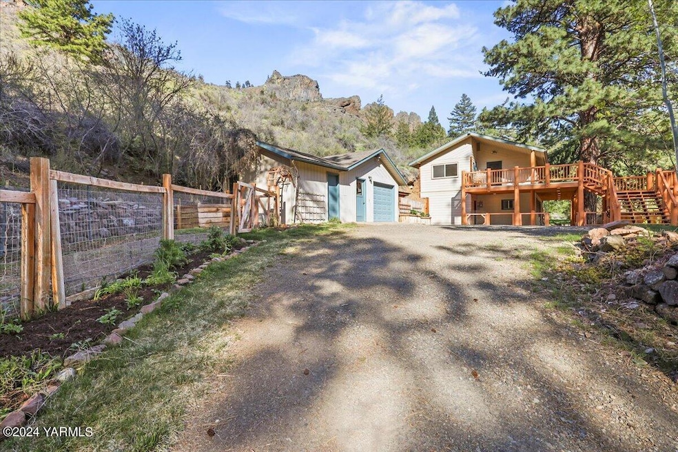 251 Rainbow Rock Ln