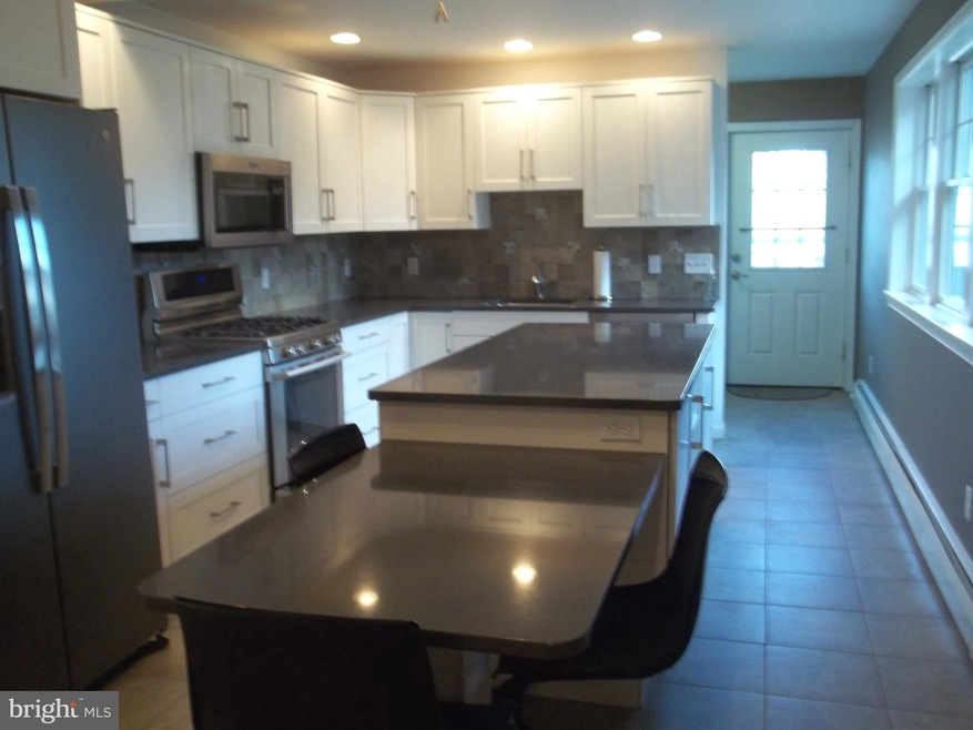 1552 Elm St, Bethlehem, PA 18017 - photo 1