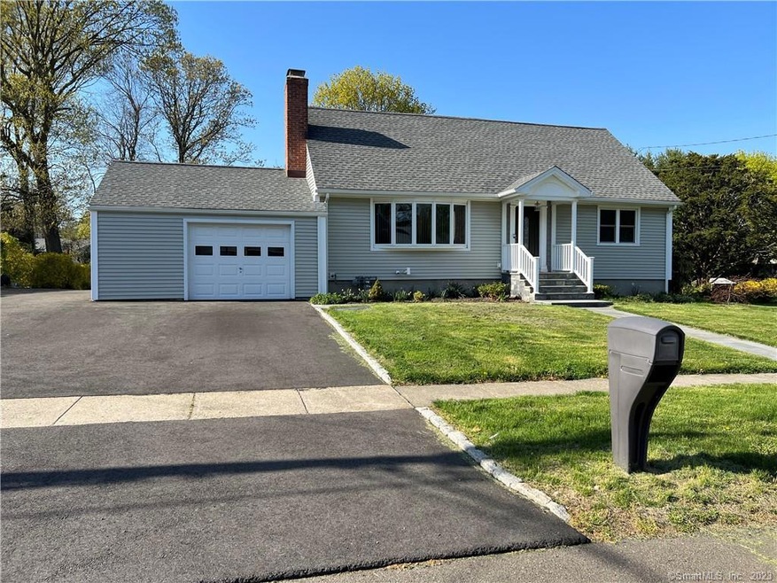 320 Fairfax Dr, Stratford, CT 06614 - photo 1