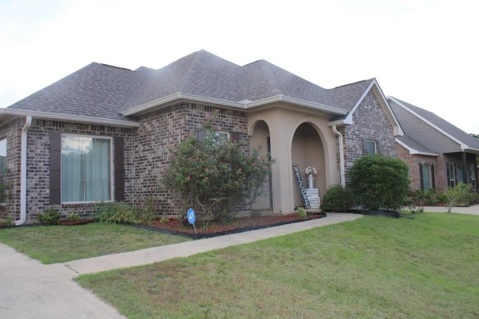 329 Shadow Creek Ave, Pineville, LA 71360 - photo 1