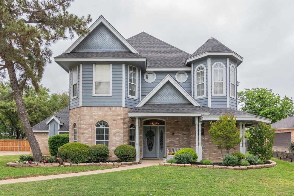 2213 Laurel Ct, Bedford, TX 76021 - photo 1