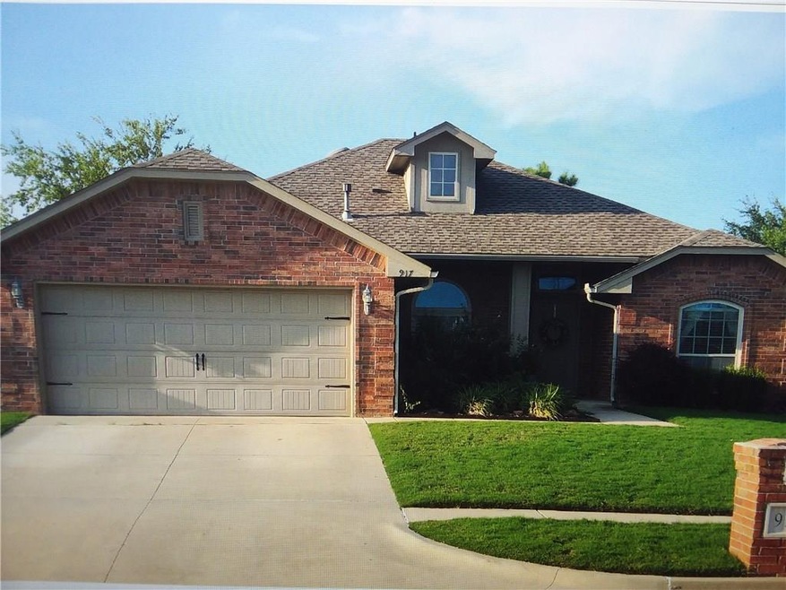 917 Caracara Dr, Norman, OK 73072 - photo 1