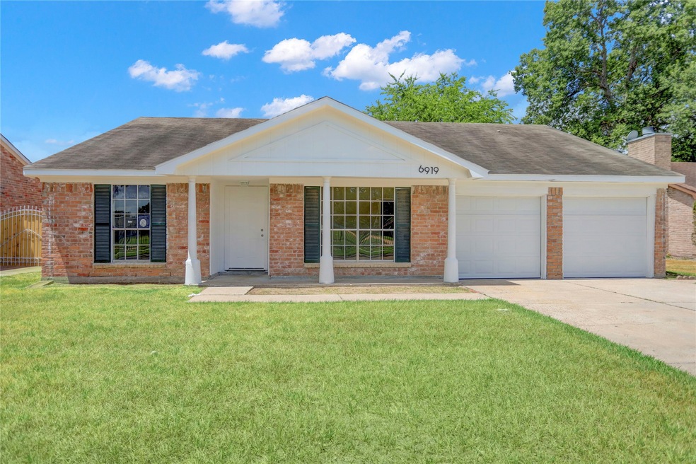 6919 Silver Star Dr, Houston, TX 77086 - photo 1