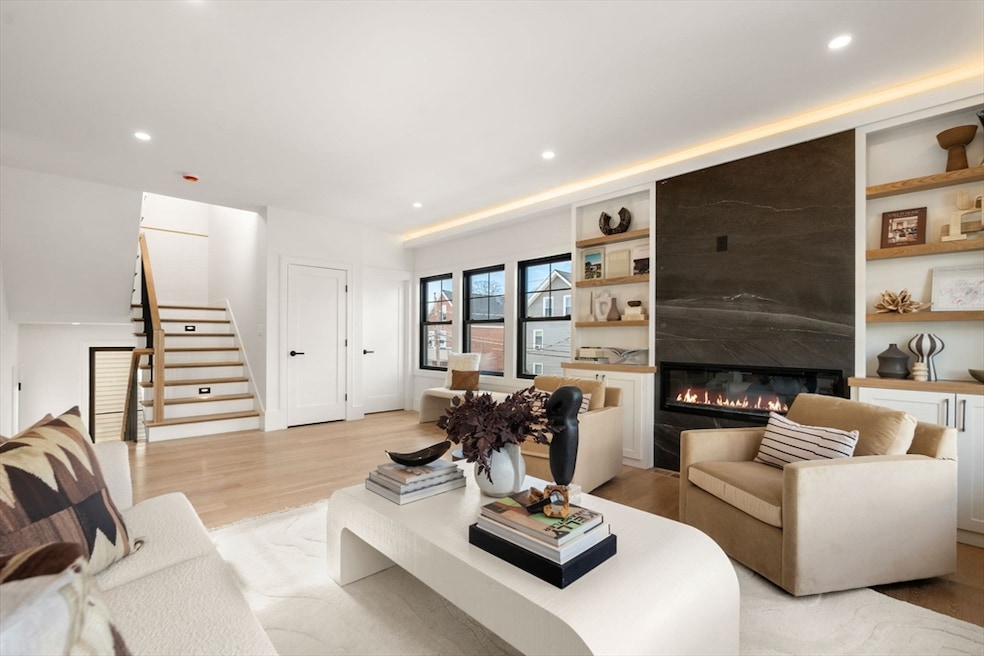 Sold $1,715,000 • Co-Listing Agent