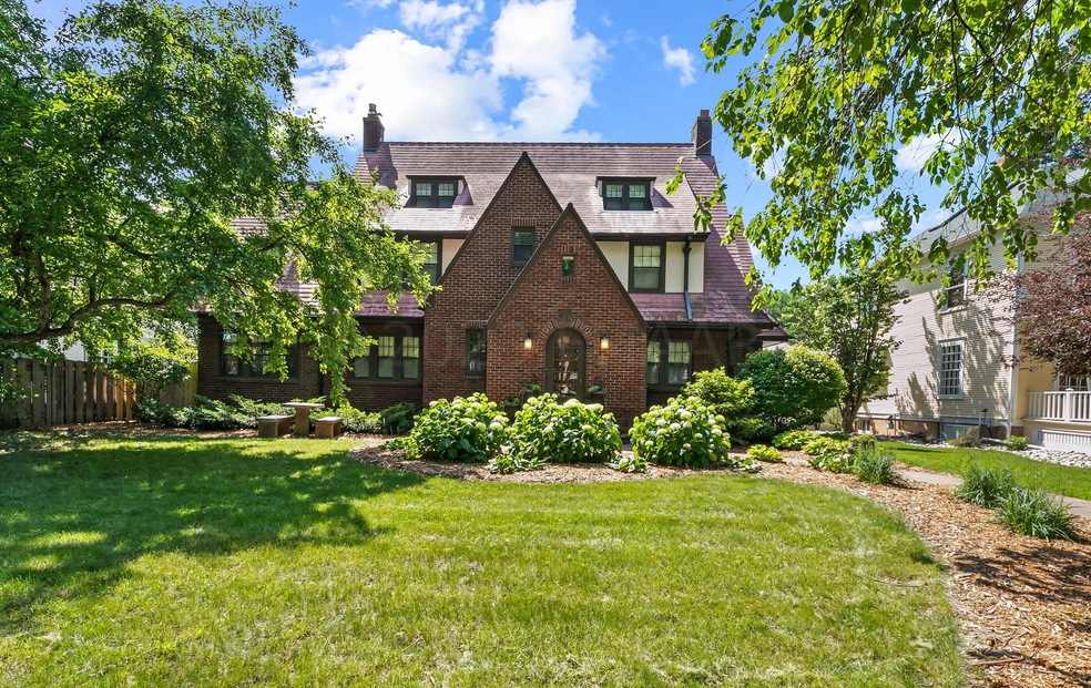 1215 8th St S, Fargo, ND 58103 - photo 1