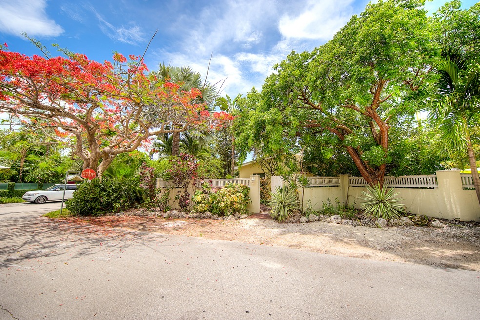 (1) 1525 Johnson St-2