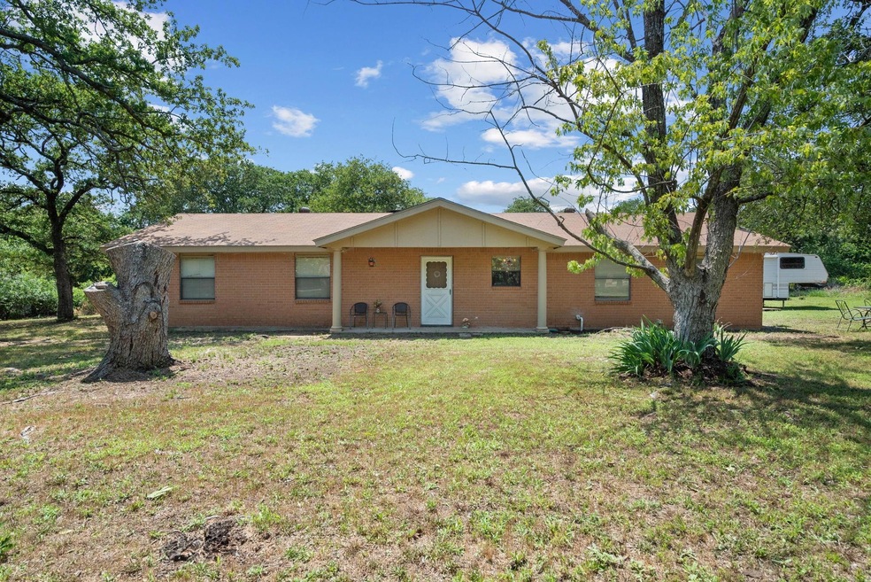 600 Windsor Ln, Springtown, TX 76082 - photo 1