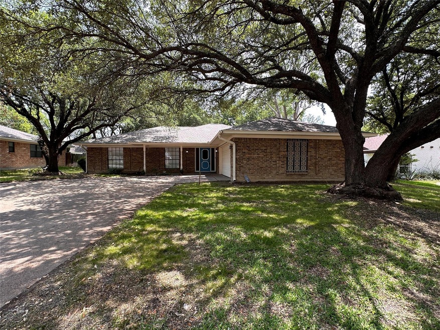6413 Ponce Ave, Fort Worth, TX 76133 - photo 1