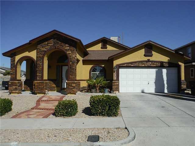 13721 Paseo Las Nubes Dr, El Paso, TX 79928 - photo 1