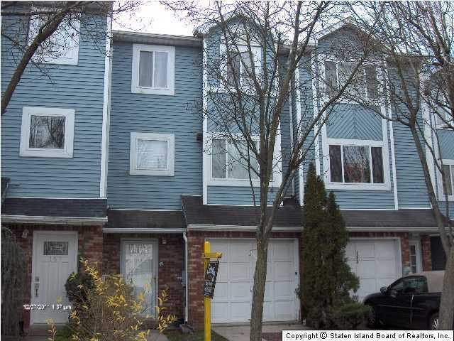 155 Pembrook Loop, Staten Island, NY 10309 - photo 1