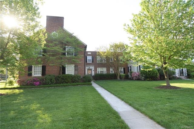 2 bedroom plus office top floor condo at a great p