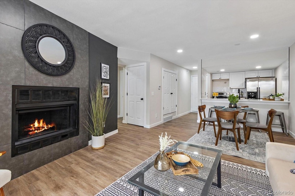 467 S Memphis Way unit 1, Aurora, CO 80017 - photo 1