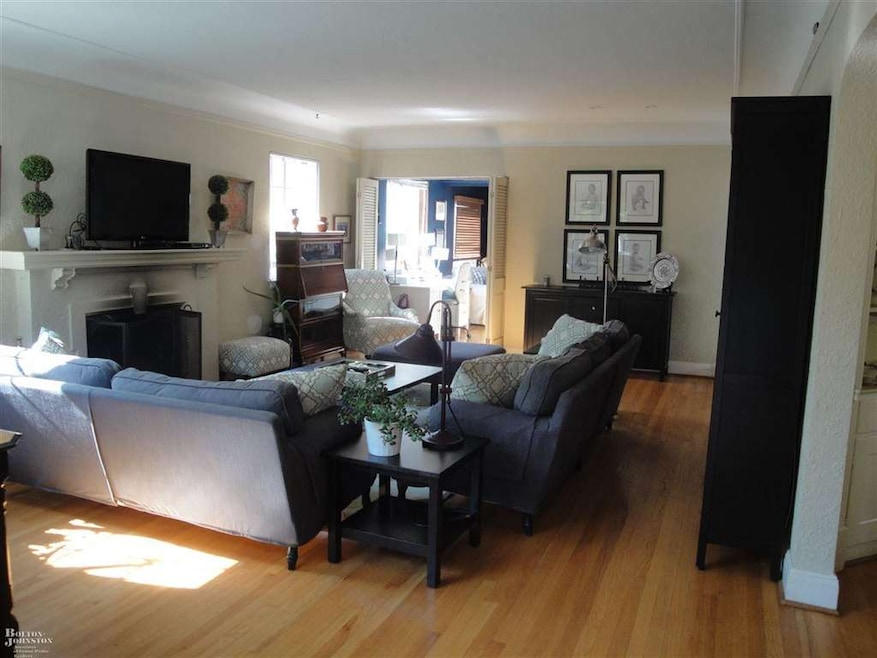 1353 Bishop Rd, Grosse Pointe Park, MI 48230 - photo 1