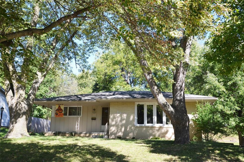 2801 Bennett Ave, Des Moines, IA 50310 - photo 1