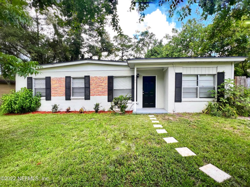 1904 Burkholder Cir W, Jacksonville, FL 32216 - photo 1