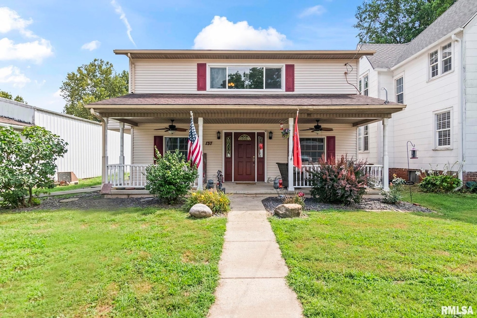 137 E Adams St, Greenview, IL 62642 - photo 1