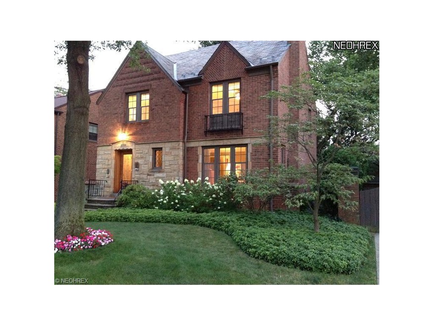 Beautiful Home award winner 2011! Charming well ma