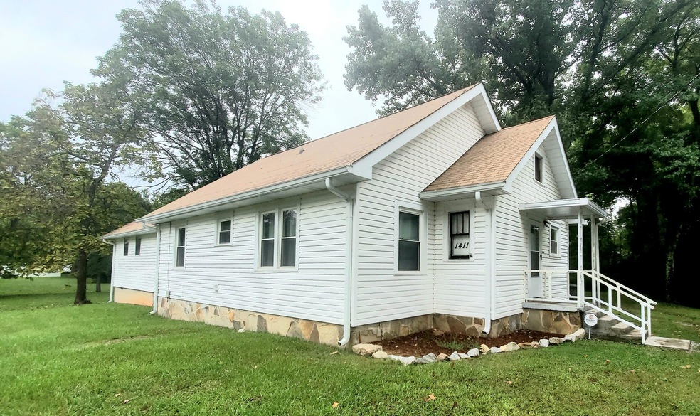 1411 Williams Rd, Hixson, TN 37343 - photo 1