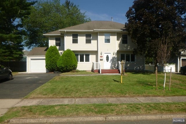 527 Green Valley Rd, Paramus, NJ 07652 - photo 1