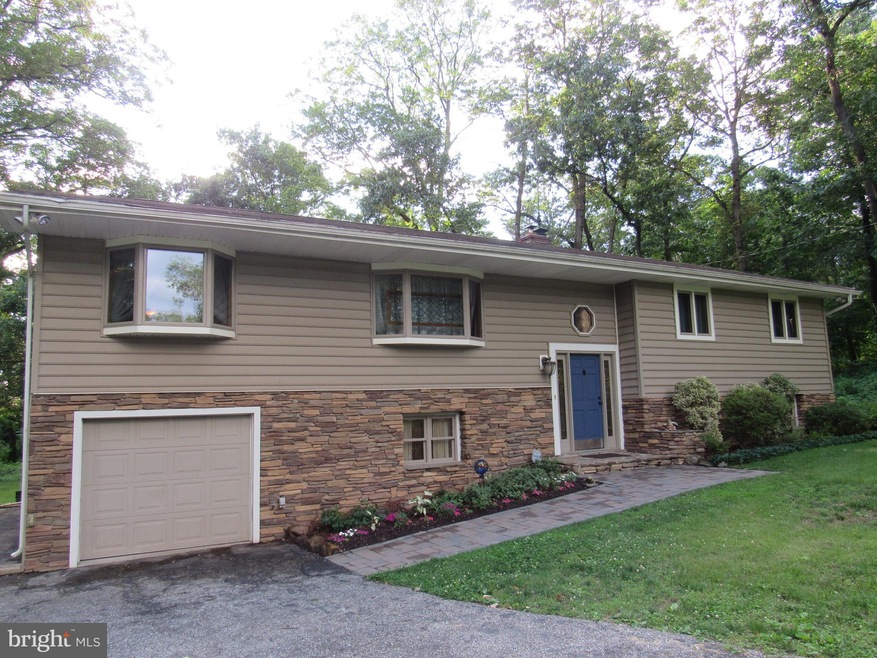 7416 Hawkins Dr, Hanover, MD 21076 - photo 1