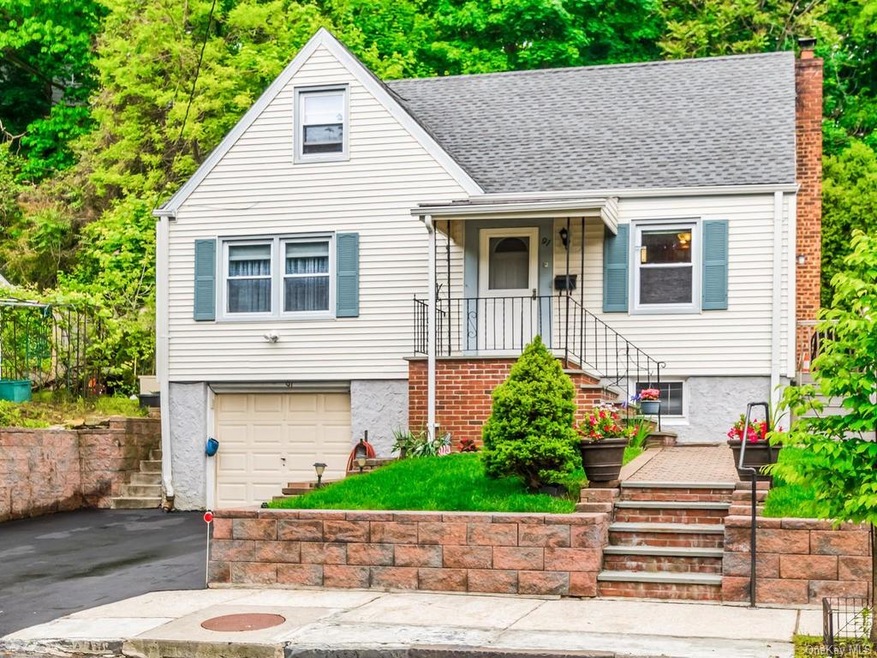 91 Linn Ave, Yonkers, NY 10705 - photo 1