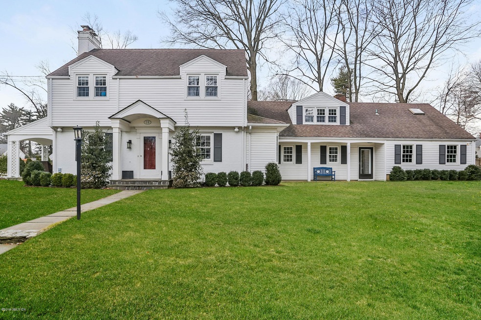 001-Front_View-5280744-medium