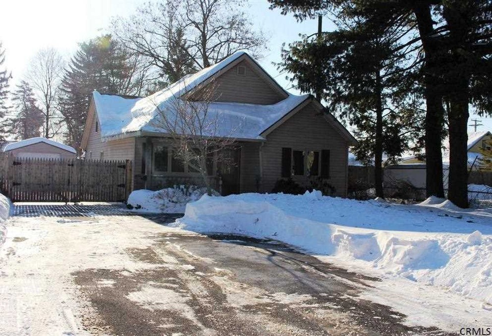 2146 Oaklawn Ave, Schenectady, NY 12306 - photo 1