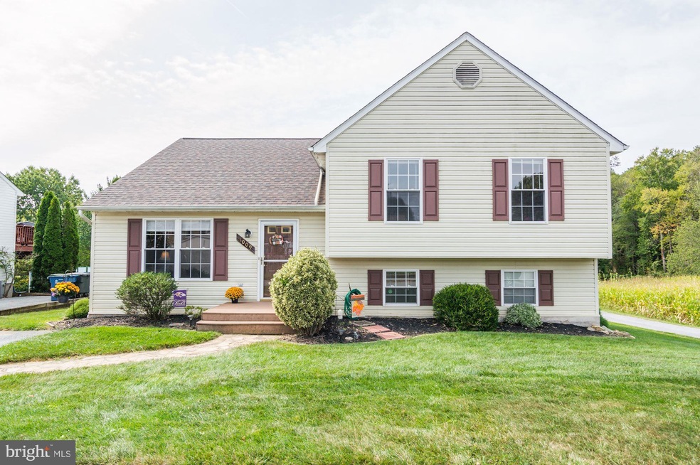 1009 Waite Ave, Sykesville, MD 21784 - photo 1