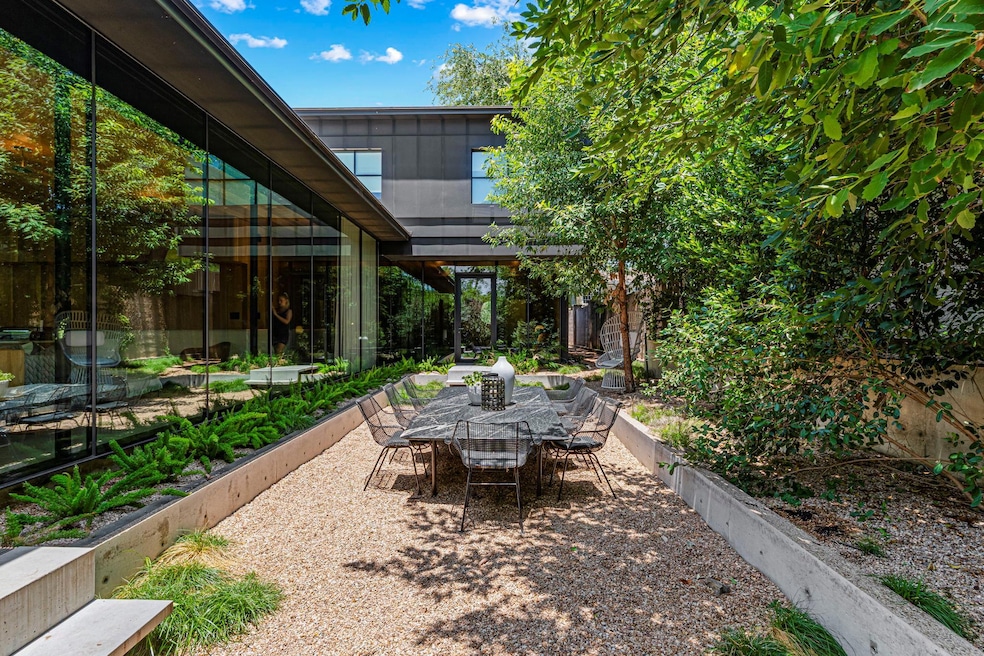View of patio / terrace with outdoor dining space