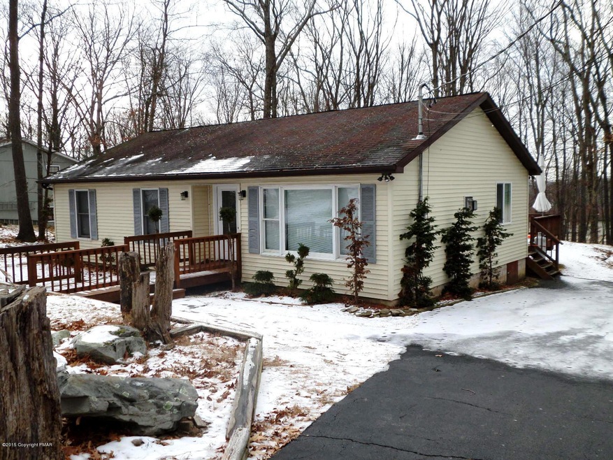 7 Long Ct, Bushkill, PA 18324 - photo 1