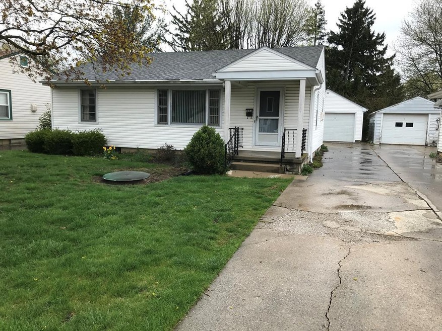 324 Wallace Ave, Bucyrus, OH 44820 - photo 1